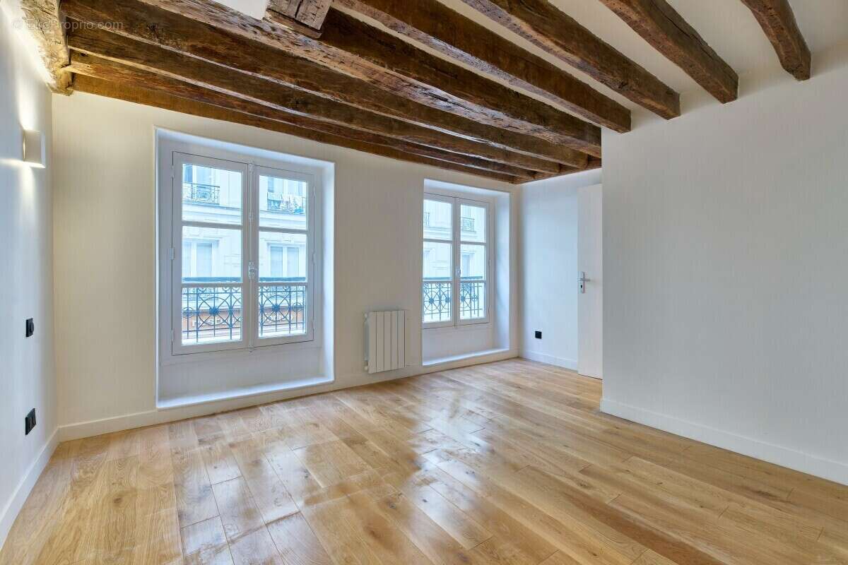 Appartement à PARIS-2E