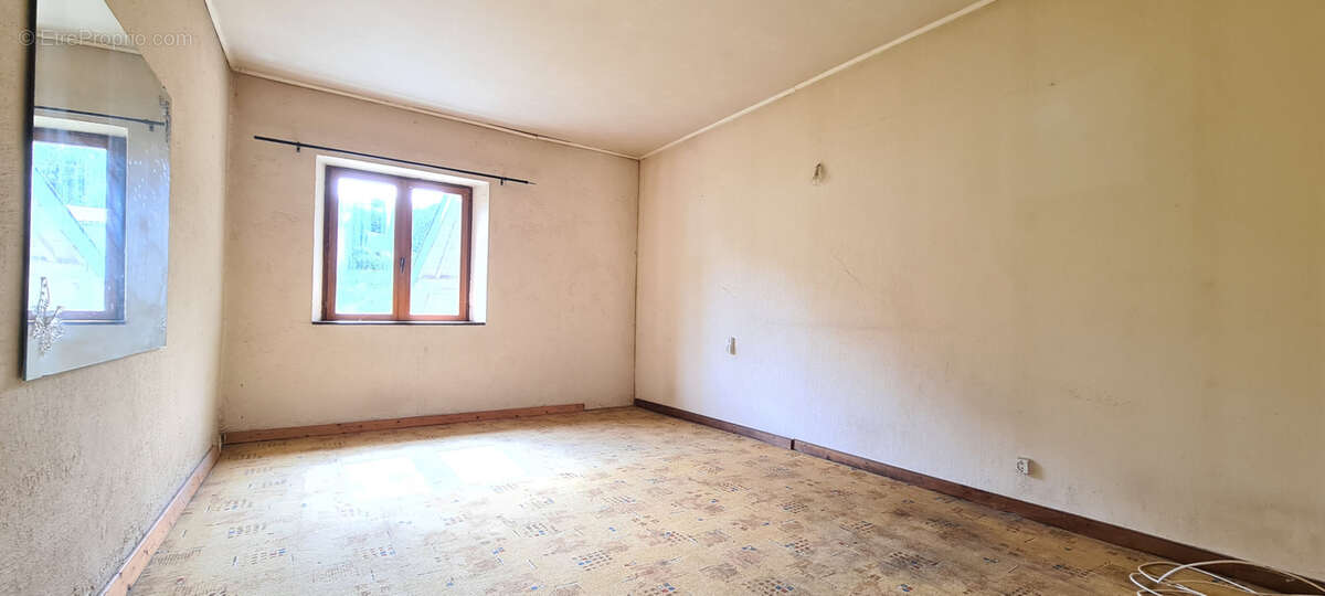 Maison à LINY-DEVANT-DUN