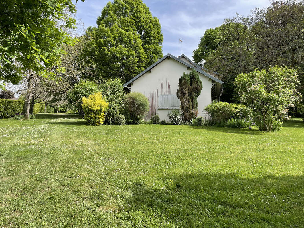 Maison à LA GUERCHE-SUR-L&#039;AUBOIS
