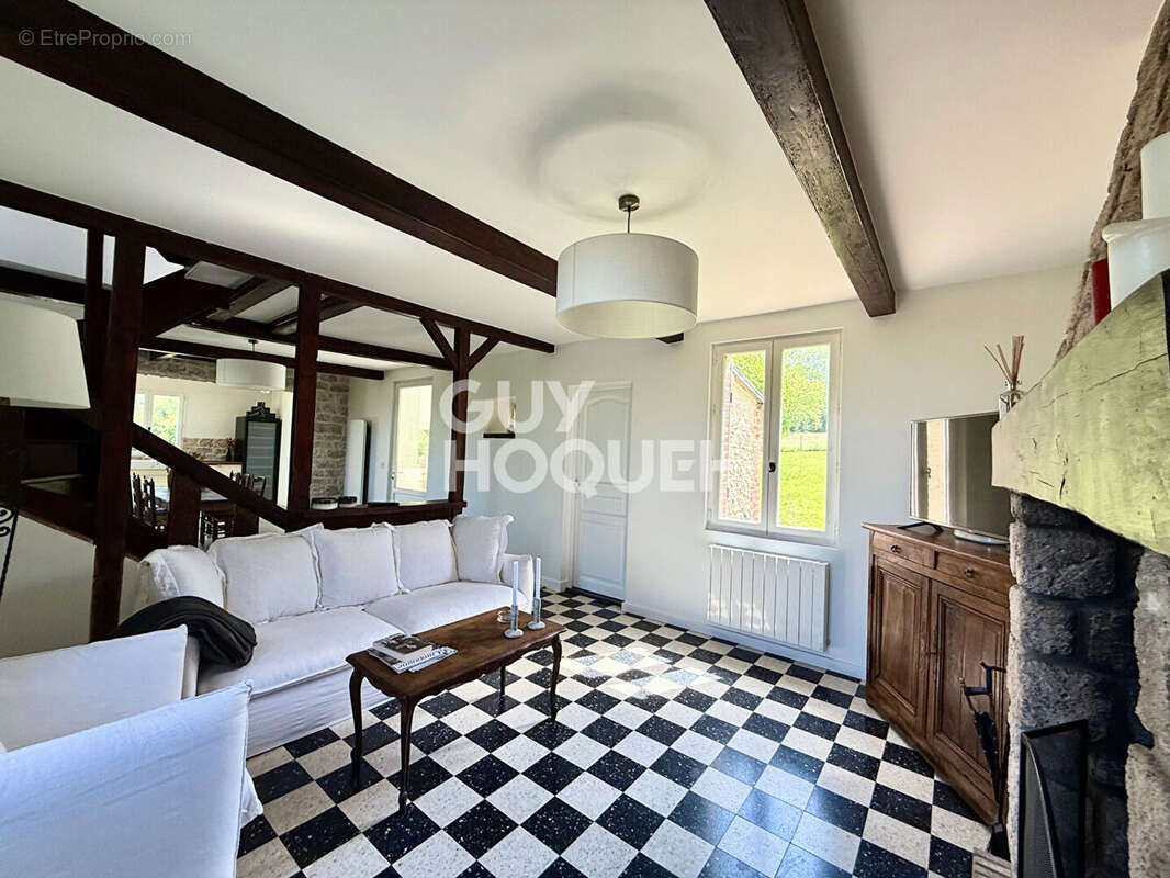 Maison à CRICQUEBOEUF