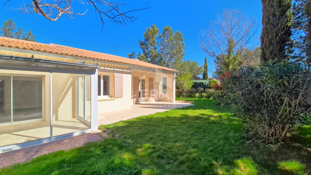 Maison à EYRAGUES