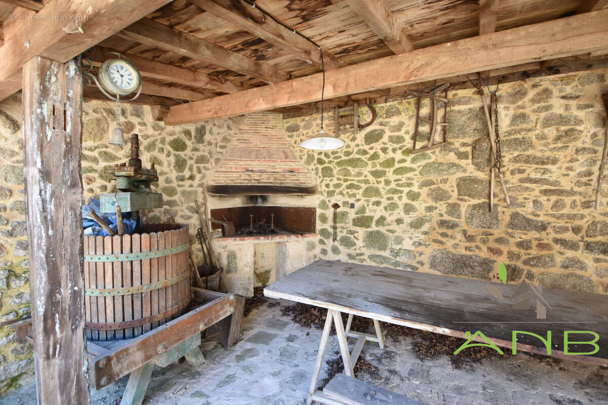 Maison à BUSSEROLLES