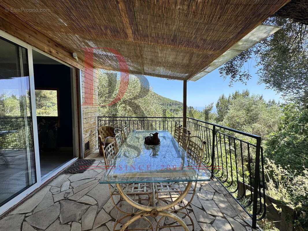 Appartement à CASTELLAR