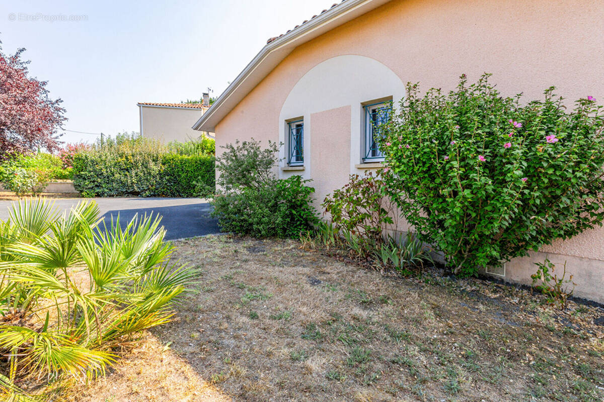 Maison à LEOGNAN