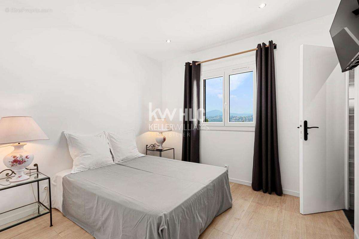 Maison à SAINT-LAURENT-DU-VAR