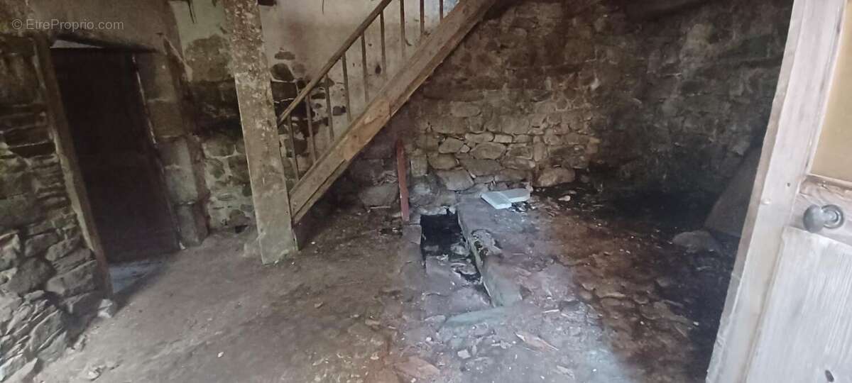 Maison à CHAUDES-AIGUES