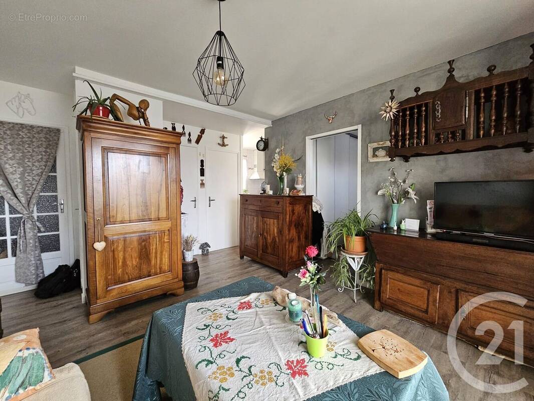 Appartement à SIX-FOURS-LES-PLAGES