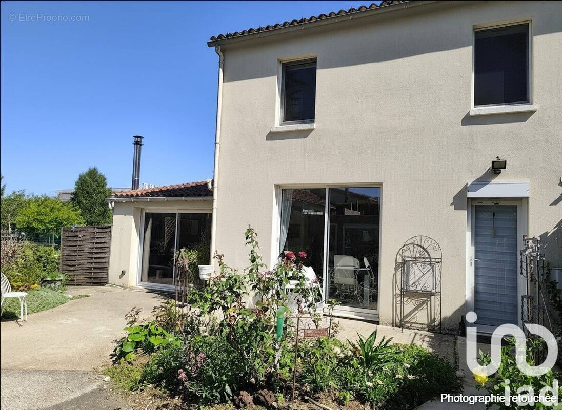 Photo 1 - Maison à SAINTES
