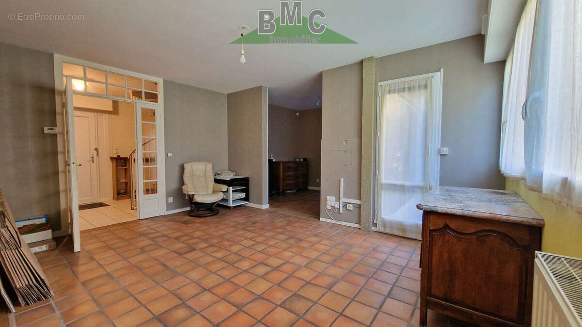 Appartement à LE PLESSIS-BOUCHARD