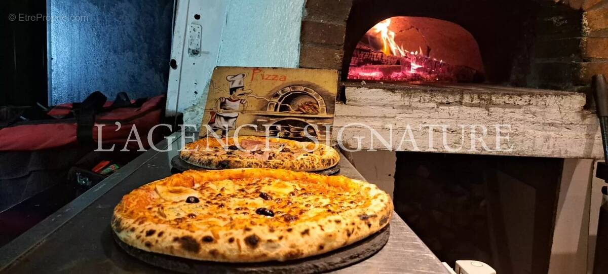 Commerce à LA GAUDE