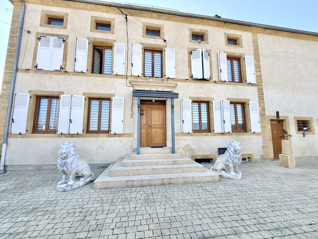 Maison à SERROUVILLE