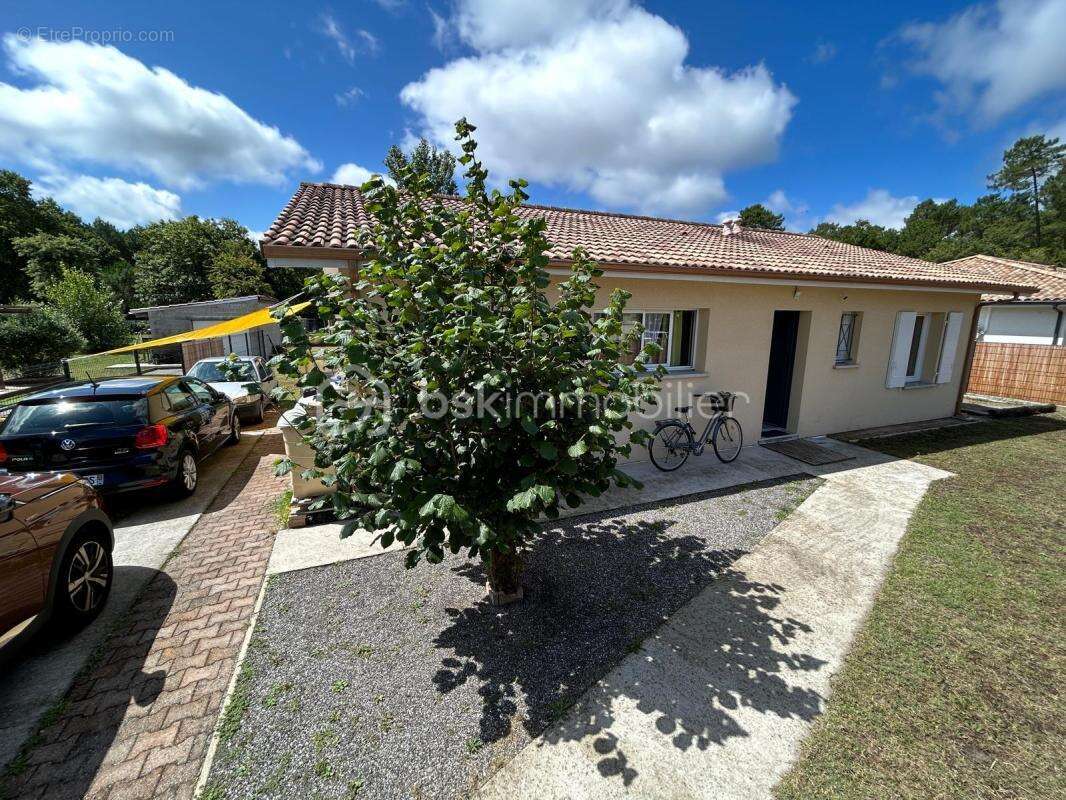 Maison traditionnelle de plain pied construction annee 2017 avec une extension realisee en  2023 - photo 2