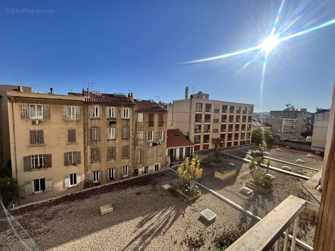 Appartement à MARSEILLE-5E