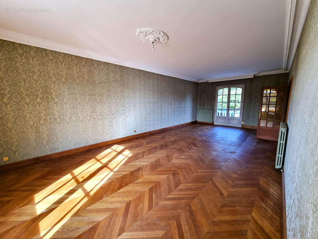 Maison à SAINT-SEBASTIEN-SUR-LOIRE