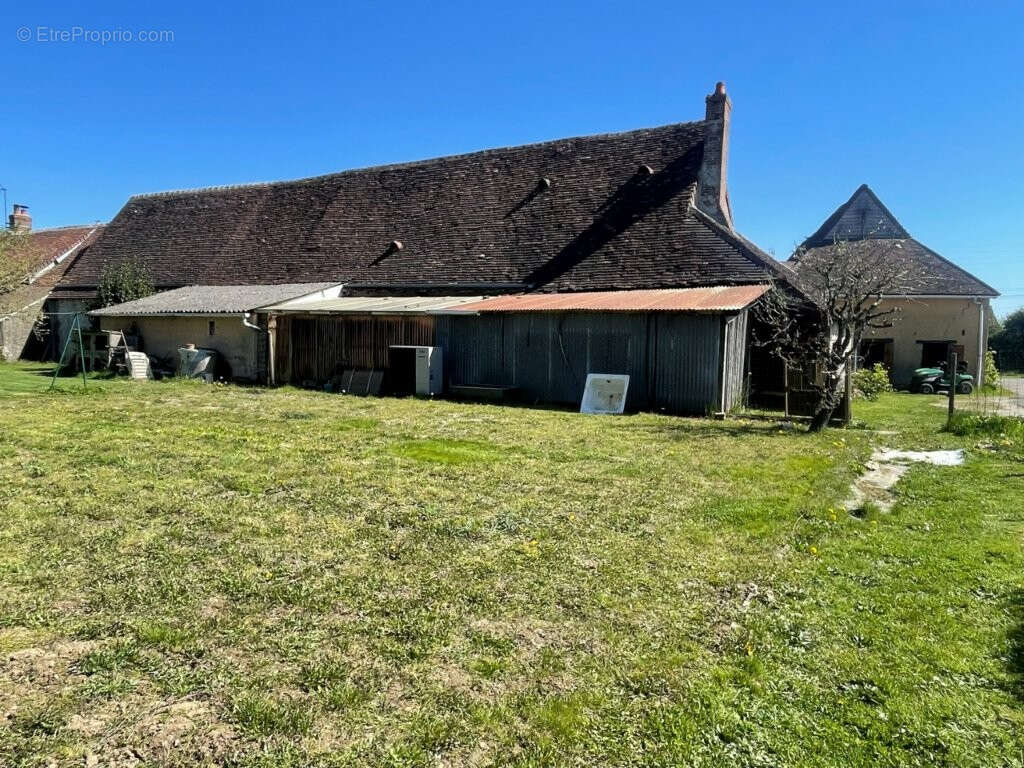 Maison à LA BAZOCHE-GOUET