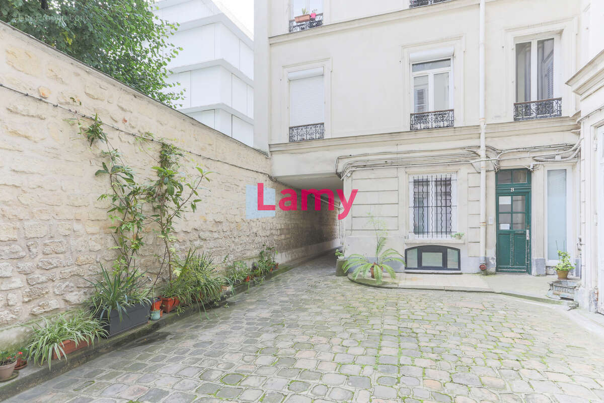 Appartement à PARIS-19E