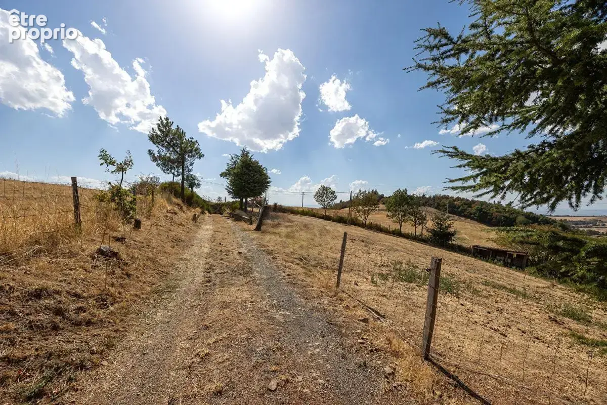 Corps de ferme de 183 m² et grand terrain de 5 631 m² - Proche Lyon - photo 7