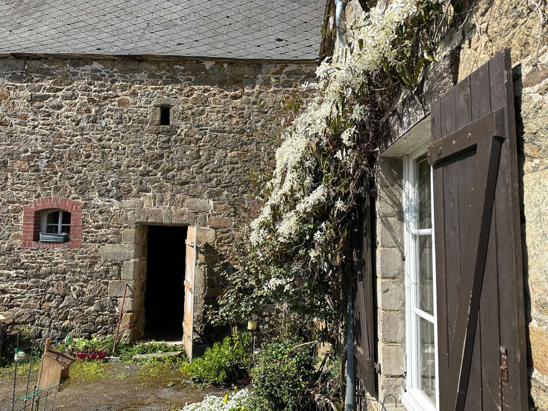 Maison à SAINT-LORMEL