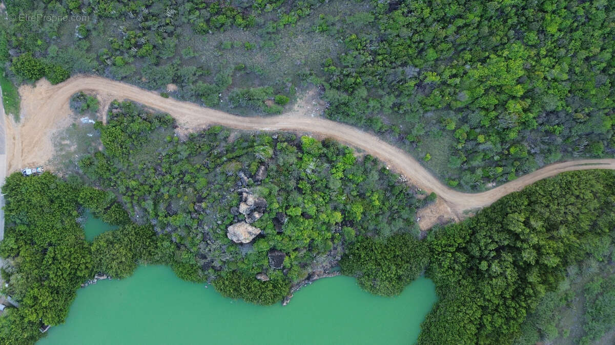 Terrain à SAINT-MARTIN