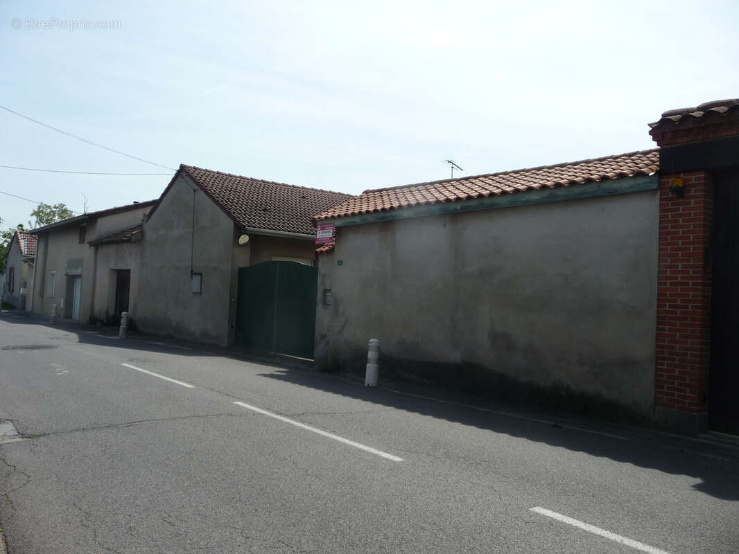 Maison à SAINT-ROMAIN-LE-PUY
