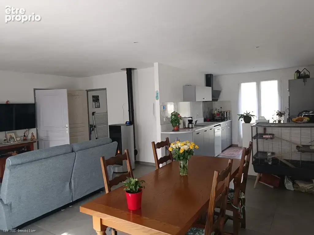 Maison de Plain-Pied Rénovée avec Jardin et Garage - Proche de Mansle - photo 3