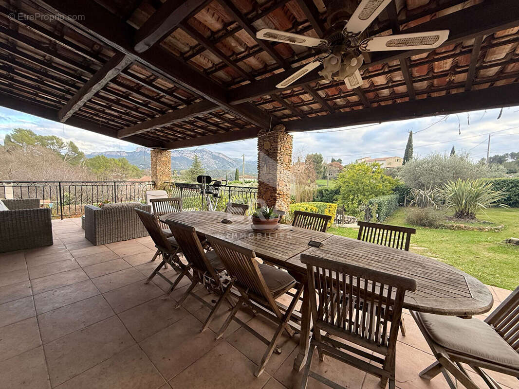 Maison à ROQUEVAIRE