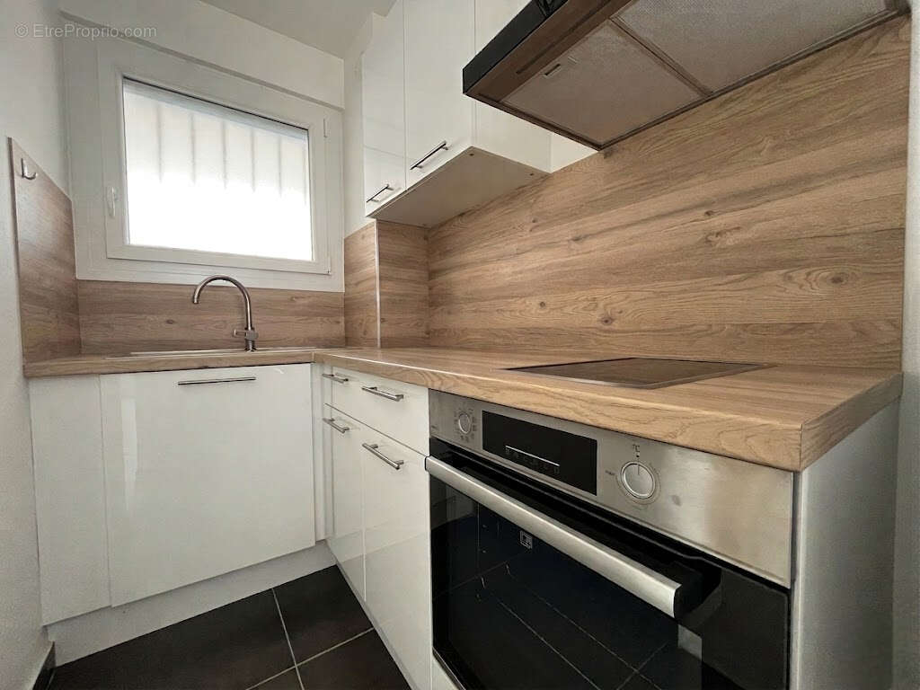 Appartement à SAINT-LAURENT-DU-VAR