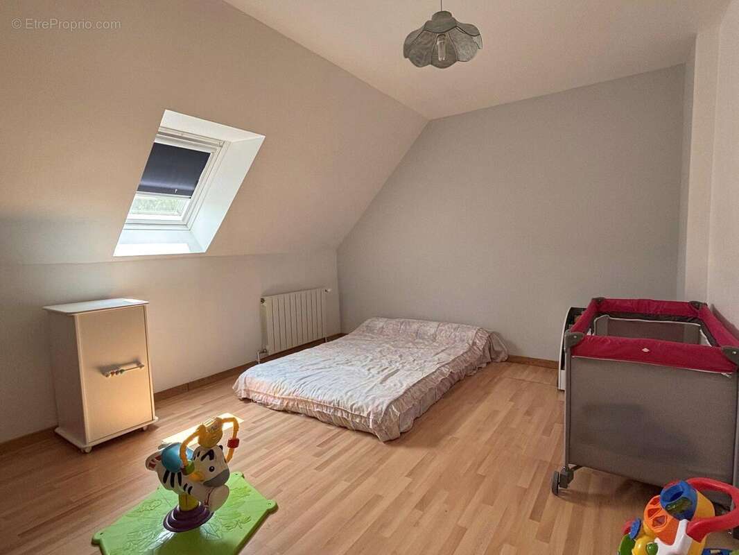 Maison 146 m² à Tracy-Le-Mont  - photo 9