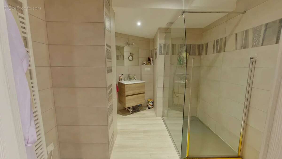Appartement de plain pied avec annexes - photo 5