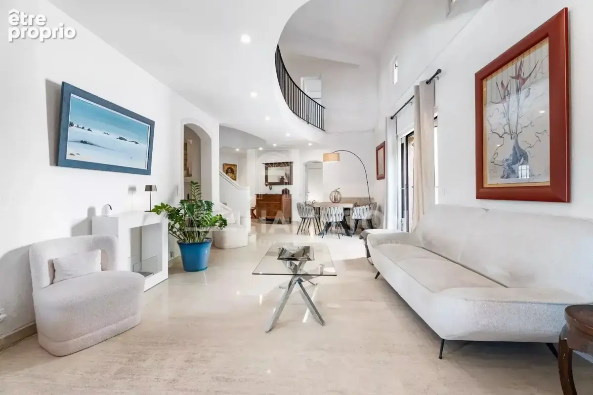 Cannes : Élégante maison darchitecte entièrement rénovée - photo 5