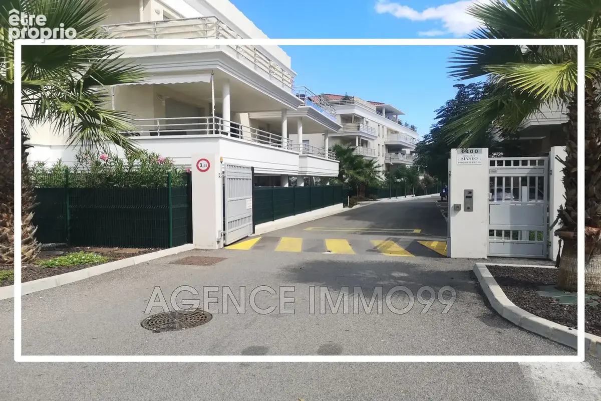 Parking à MANDELIEU-LA-NAPOULE