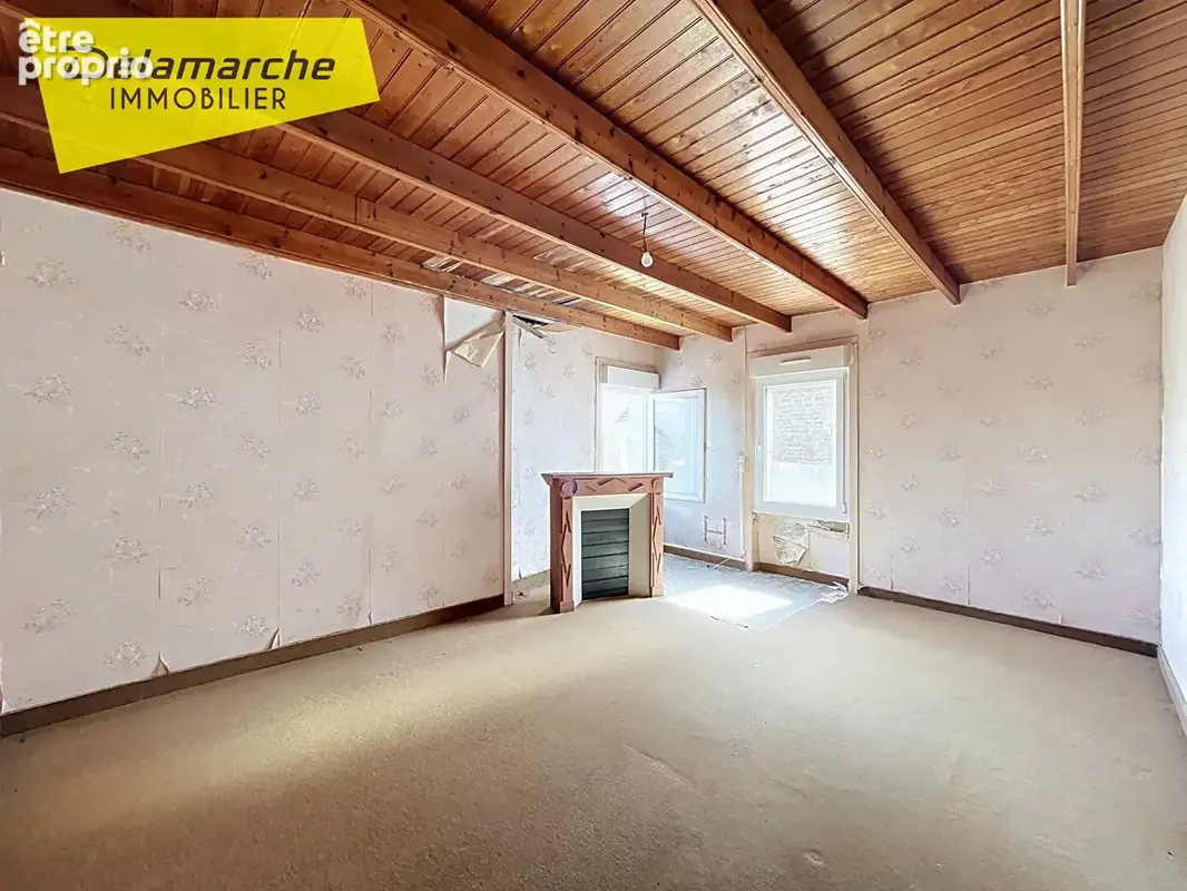 A vendre maison en pierre à rénover dans le bourg de Cérences - photo 6