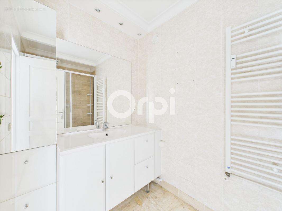 Appartement à MANDELIEU-LA-NAPOULE