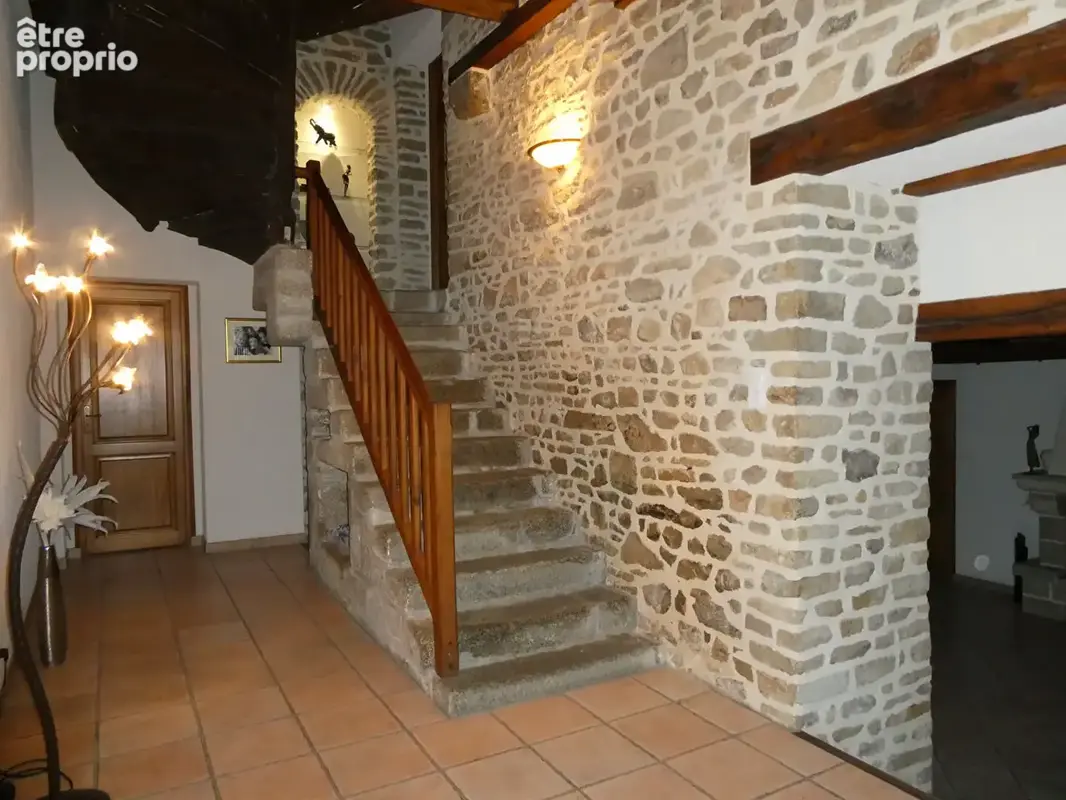 Maison  à la campagne avec double garage et un poulailler de dinde . - photo 2