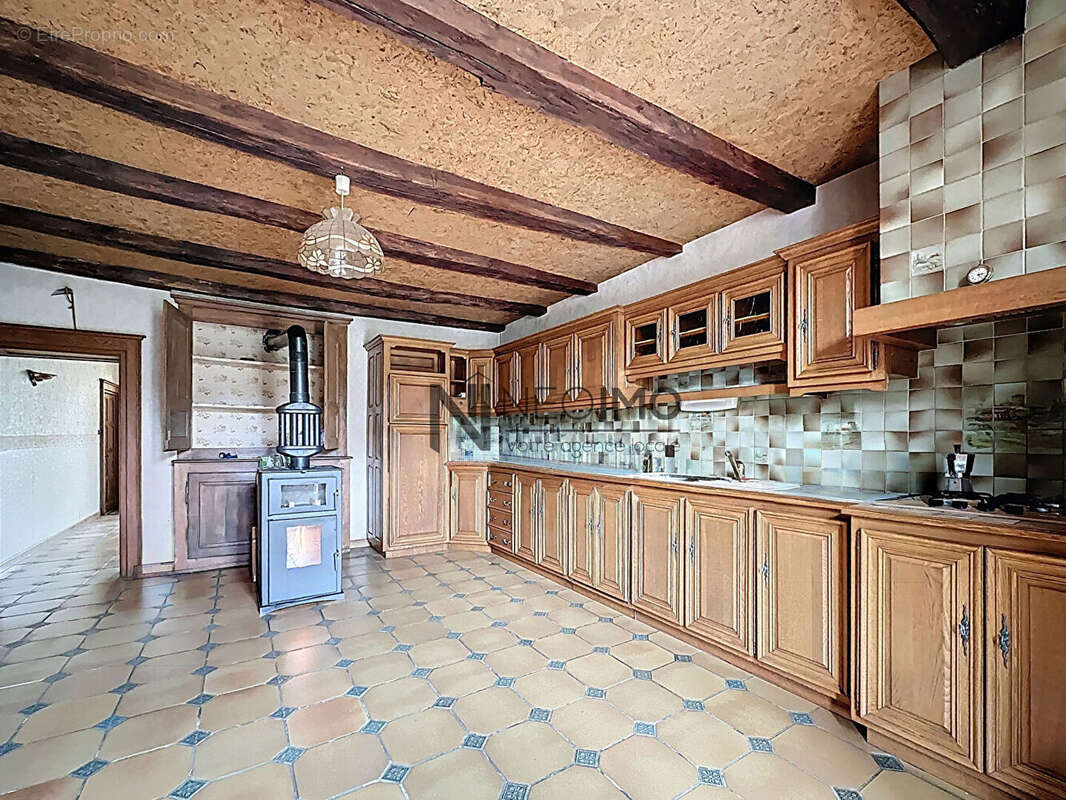 Maison à NEUFCHATEAU