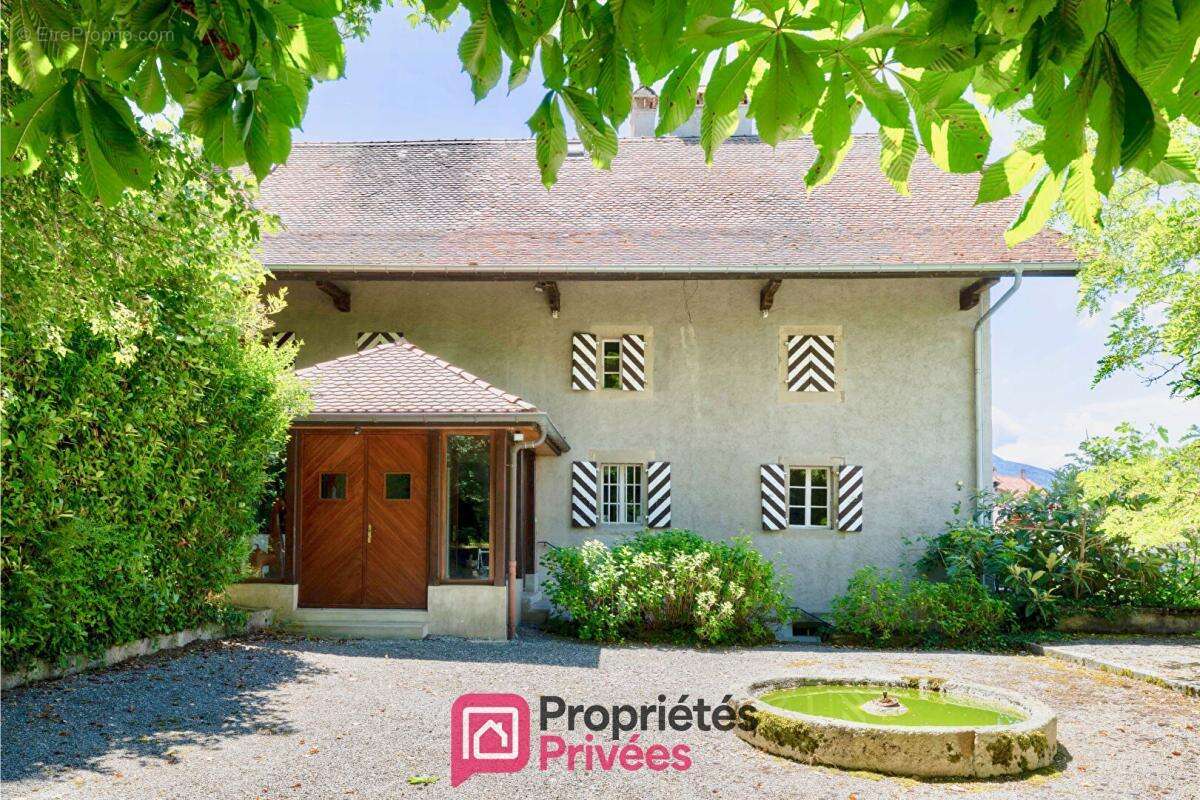 Domaine de 2 hectares à Lully avec habitations et ruines du château de la Rochette - photo 4