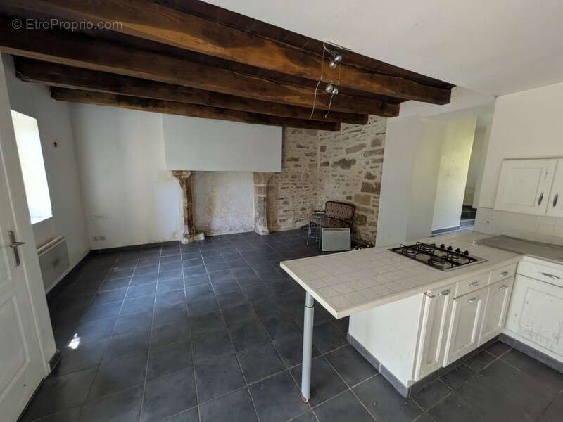 Saint caradec tregomel longere de 208m² de 8 pieces  environ sur parcelle de 1600m² - photo 3