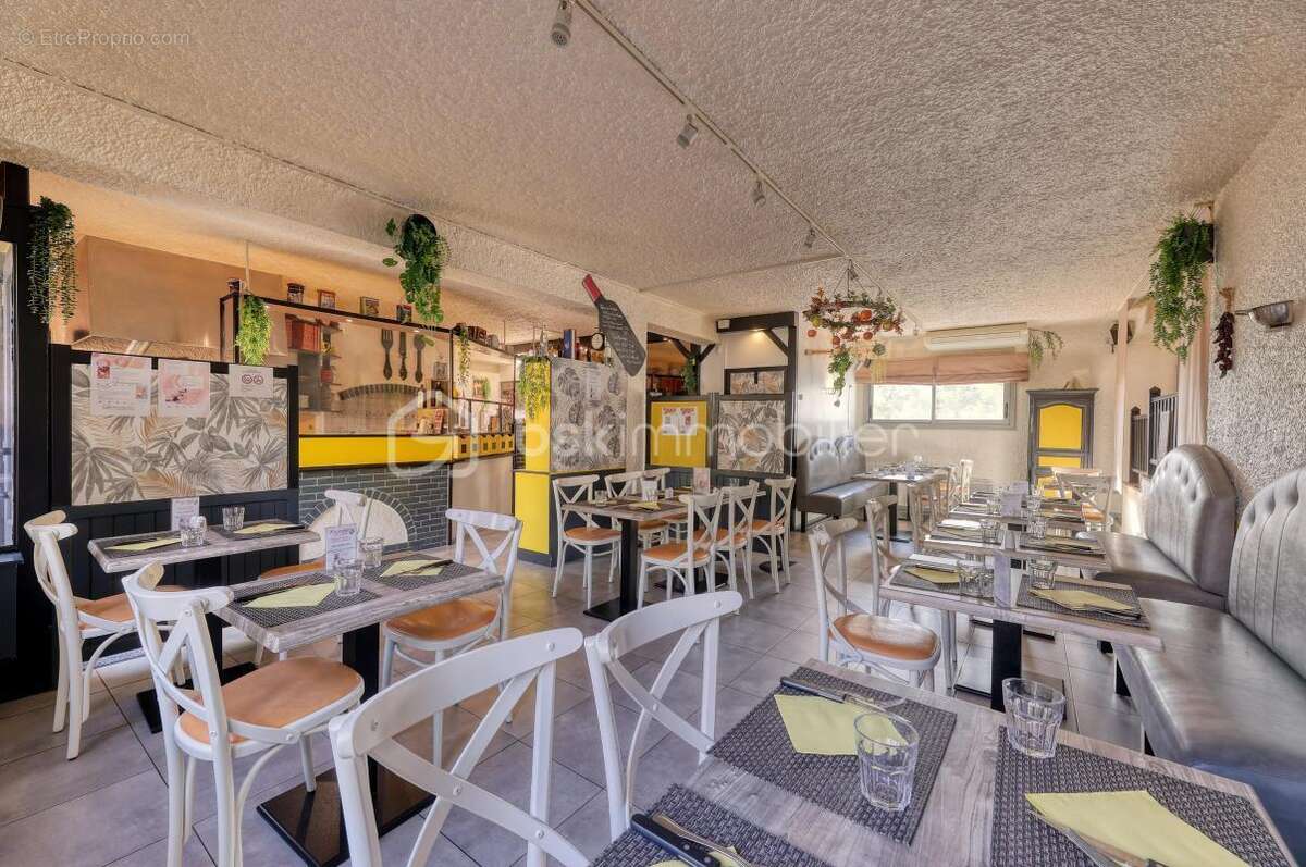 Commerce à LES HERBIERS