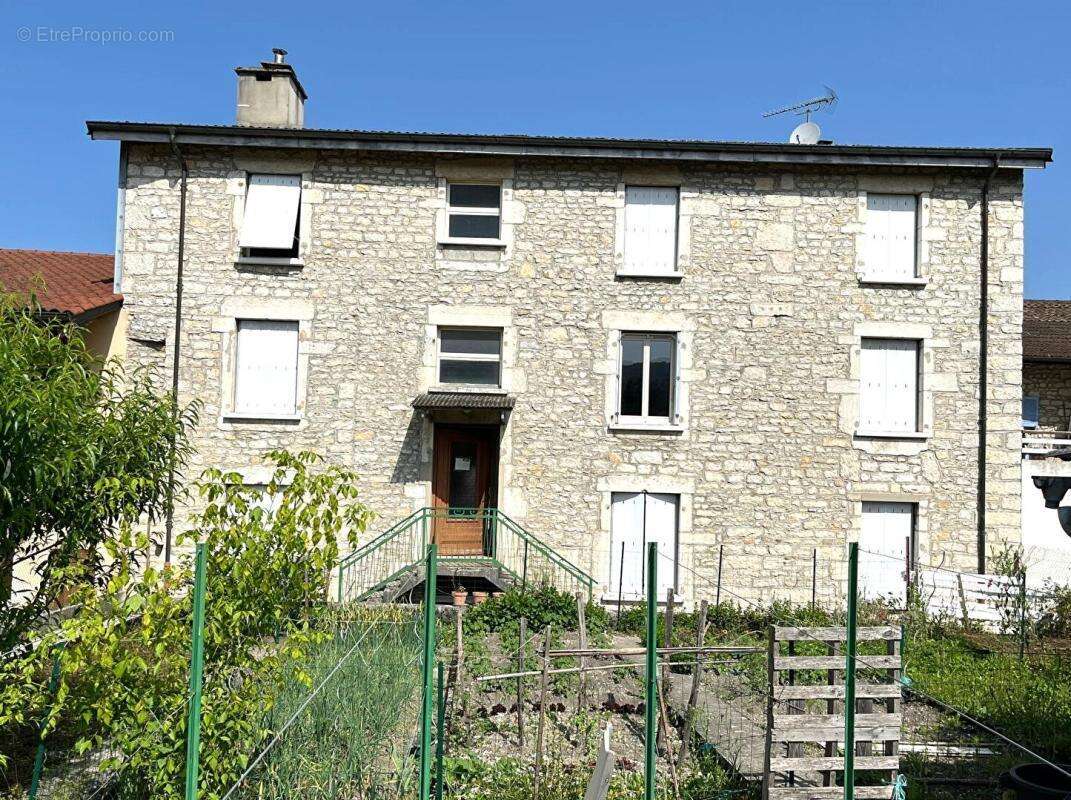 Appartement à ARINTHOD