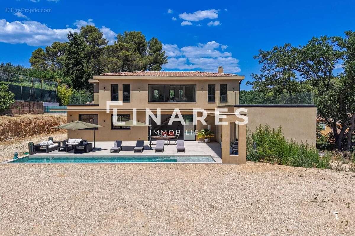 QUINTESSENCE - Villa T5 de 240m² - Garage de 115m² - Piscine - Terrain de 2900m² - 13011 EOURES - photo 18