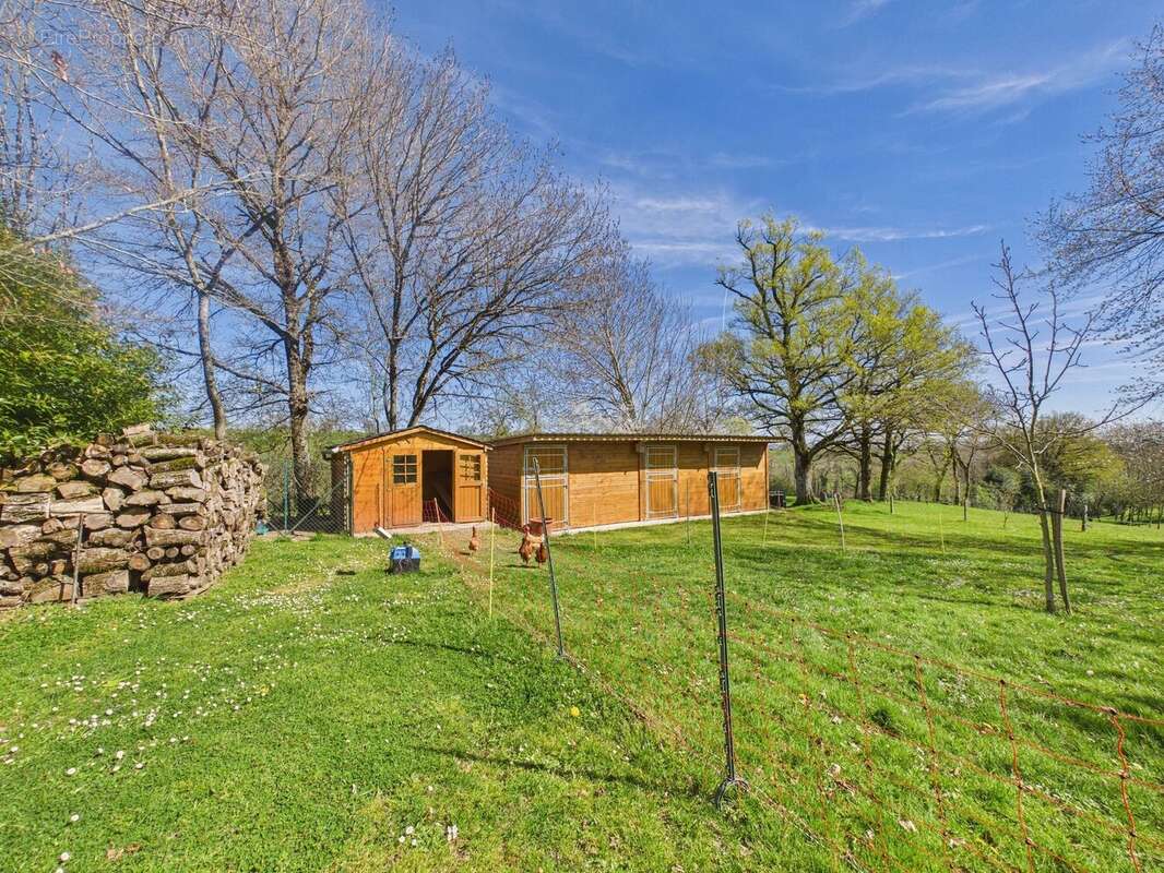 Maison à LA SALVETAT-PEYRALES