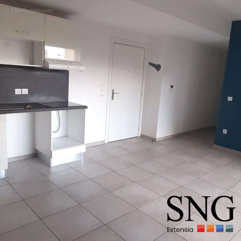 .ntrée cuisine US - Appartement à SAINT-JEAN-DE-VEDAS