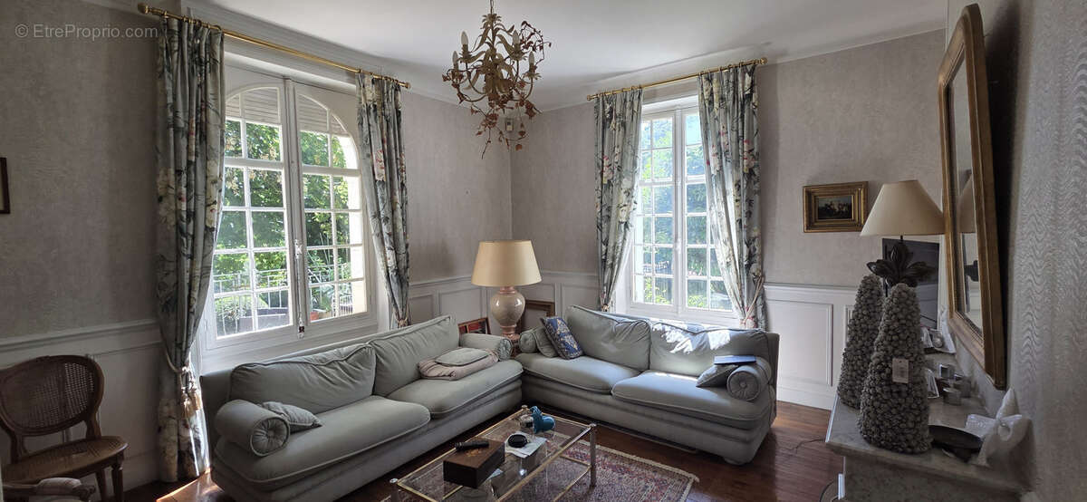 Elégante villa du 19ème sur 4 759 m2 de parc arboré clos de murs - photo 3
