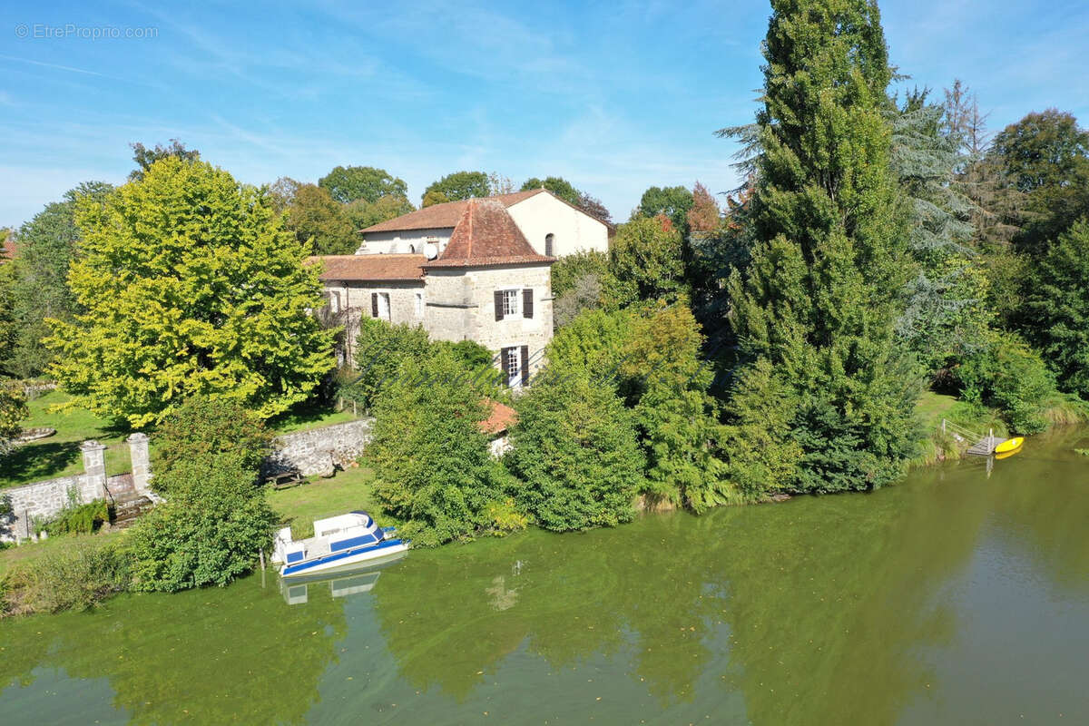 Maison à SAINT-ESTEPHE