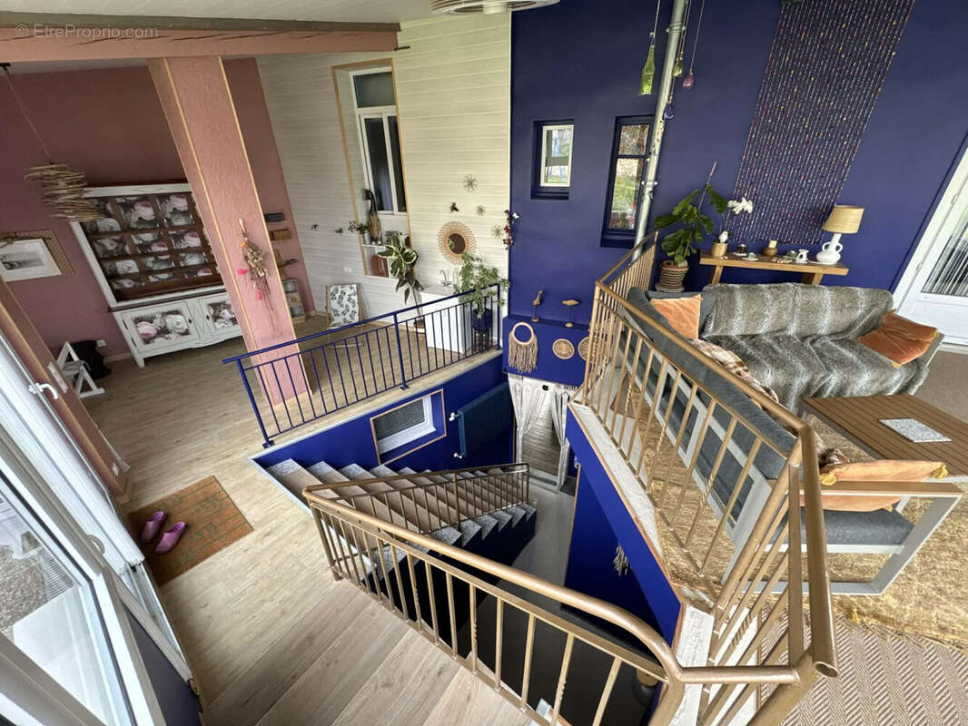 Maison 173 m² à Celles-Sur-Durolle  - photo 9