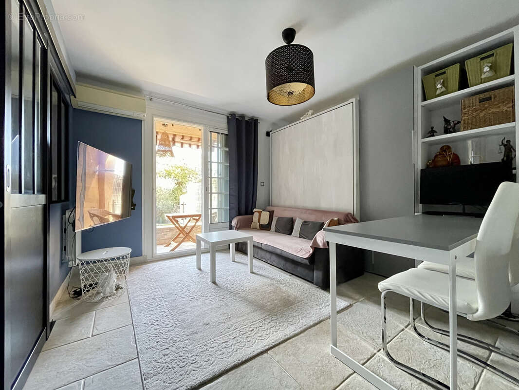 Appartement à SIX-FOURS-LES-PLAGES