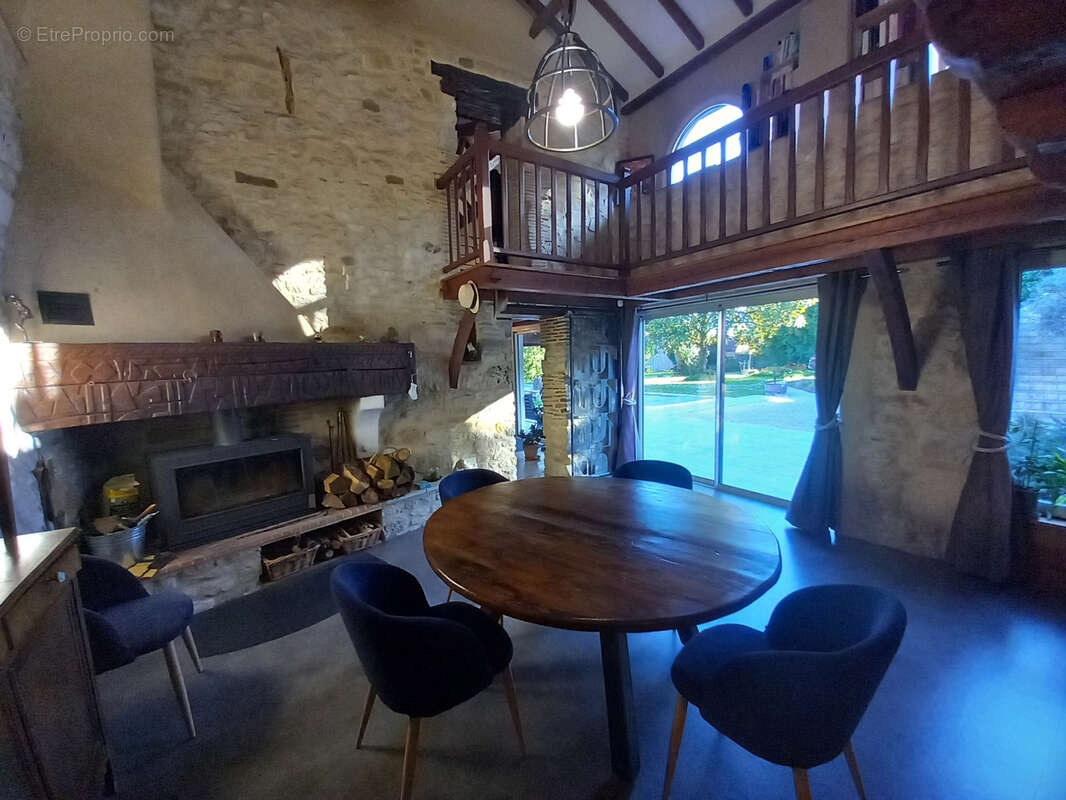 Maison à PRAYSSAC
