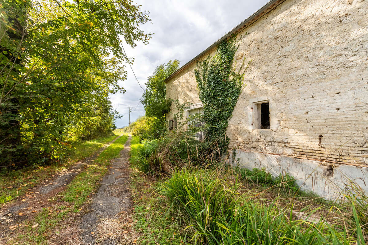 Maison à LACOUR
