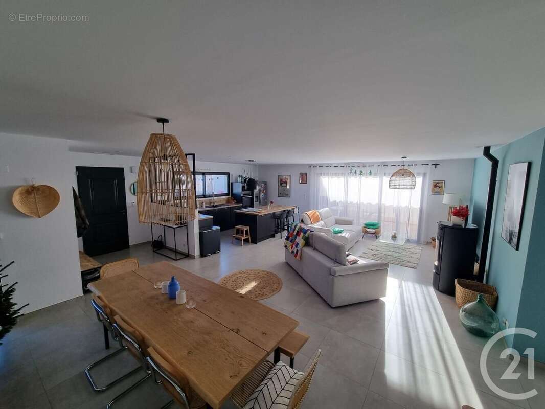 Maison à LAROQUE-DES-ALBERES