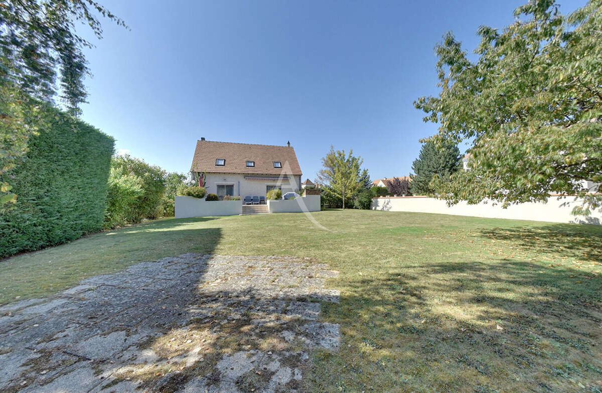 Maison à OZOIR-LA-FERRIERE